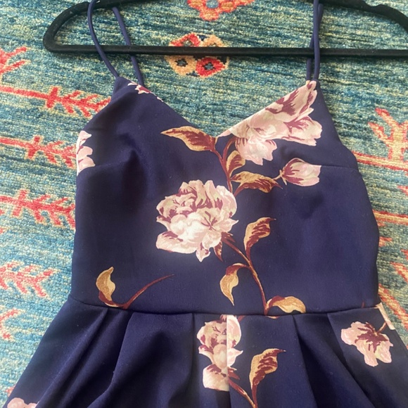 Small floral dress - Picture 2 of 3